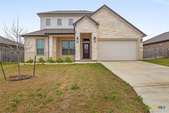712 Eagle Pass Dr in Salado, TX - Foto de edificio - Building Photo