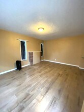 513 NW Brook St in Newport, OR - Building Photo - Building Photo