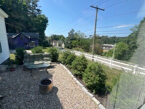 30 Granite St, Unit Floor 1 in Peterborough, NH - Foto de edificio - Building Photo