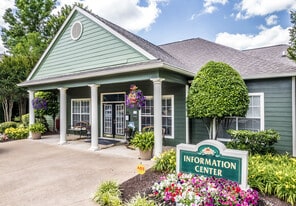 Camellia Trace in Jackson, TN - Building Photo