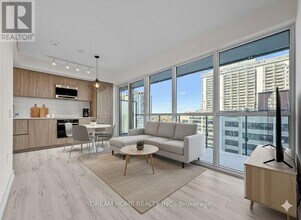 120 Broadway Ave in Toronto, ON - Building Photo - Building Photo