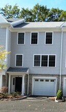 52 Campfield Dr in Fairfield, CT - Building Photo - Building Photo