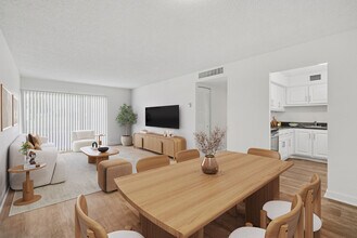 Costa Del Lago in Lake Worth, FL - Building Photo - Building Photo