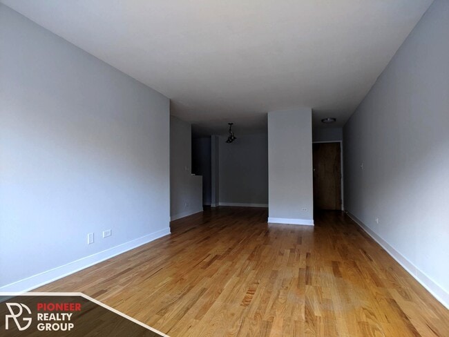 618 W Wrightwood Ave, Unit 625-218 in Chicago, IL - Foto de edificio - Building Photo