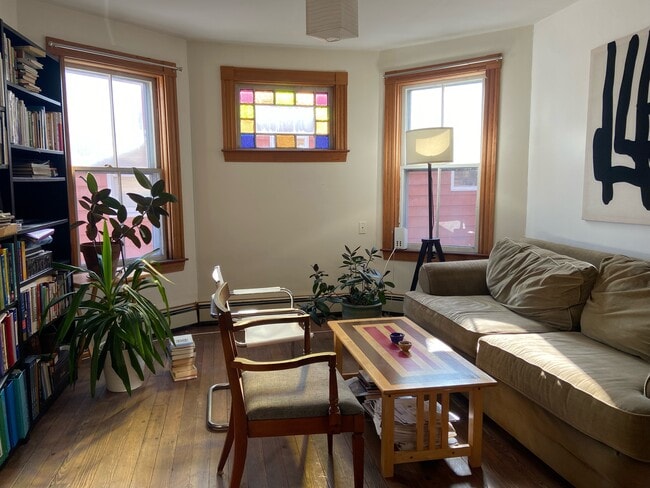 28 Speridakis Ter, Unit 3 in Cambridge, MA - Building Photo - Building Photo