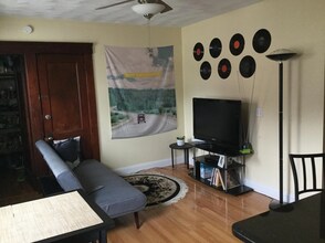 223 Holland St in Somerville, MA - Building Photo - Building Photo