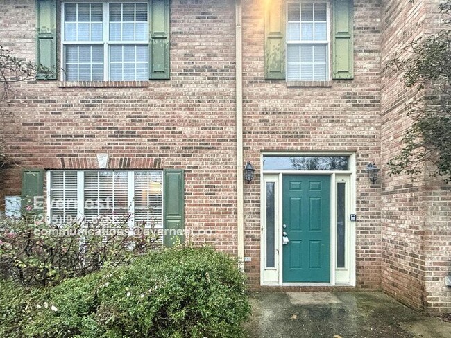 property at 632 Parkside Cir