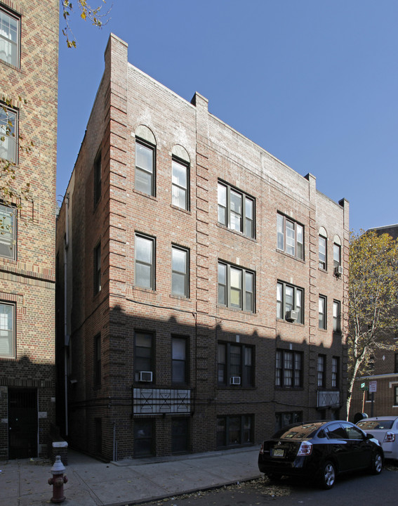 332 Fairmount Ave in Jersey City, NJ - Building Photo