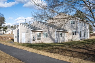 Brookside Village Apartments in Pawcatuck, CT - Building Photo - Building Photo