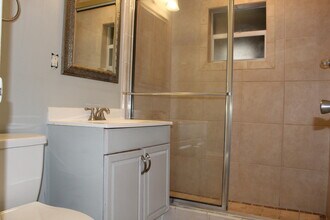 921 Pine Terrace in Lake Worth Beach, FL - Building Photo - Building Photo