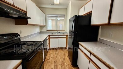 930 S Johnson St in Kennewick, WA - Building Photo - Building Photo