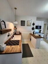 2223 S Winchester St, Unit Unfurnished in Milwaukee, WI - Building Photo - Building Photo