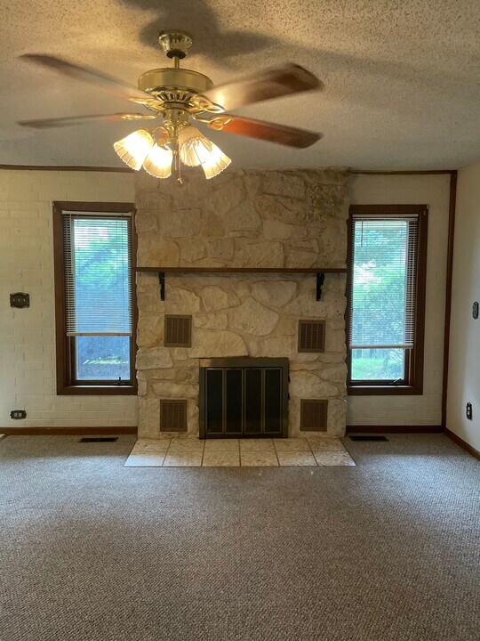 417 E Cherry St, Unit 1 in Springfield, MO - Foto de edificio
