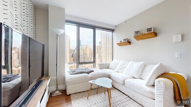 237 E 34th St in New York, NY - Building Photo - Building Photo