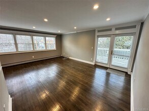 142 Greene Ave in Brookhaven, NY - Foto de edificio - Building Photo