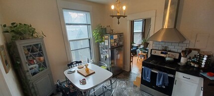 301 Dayton Ave in St. Paul, MN - Building Photo - Interior Photo