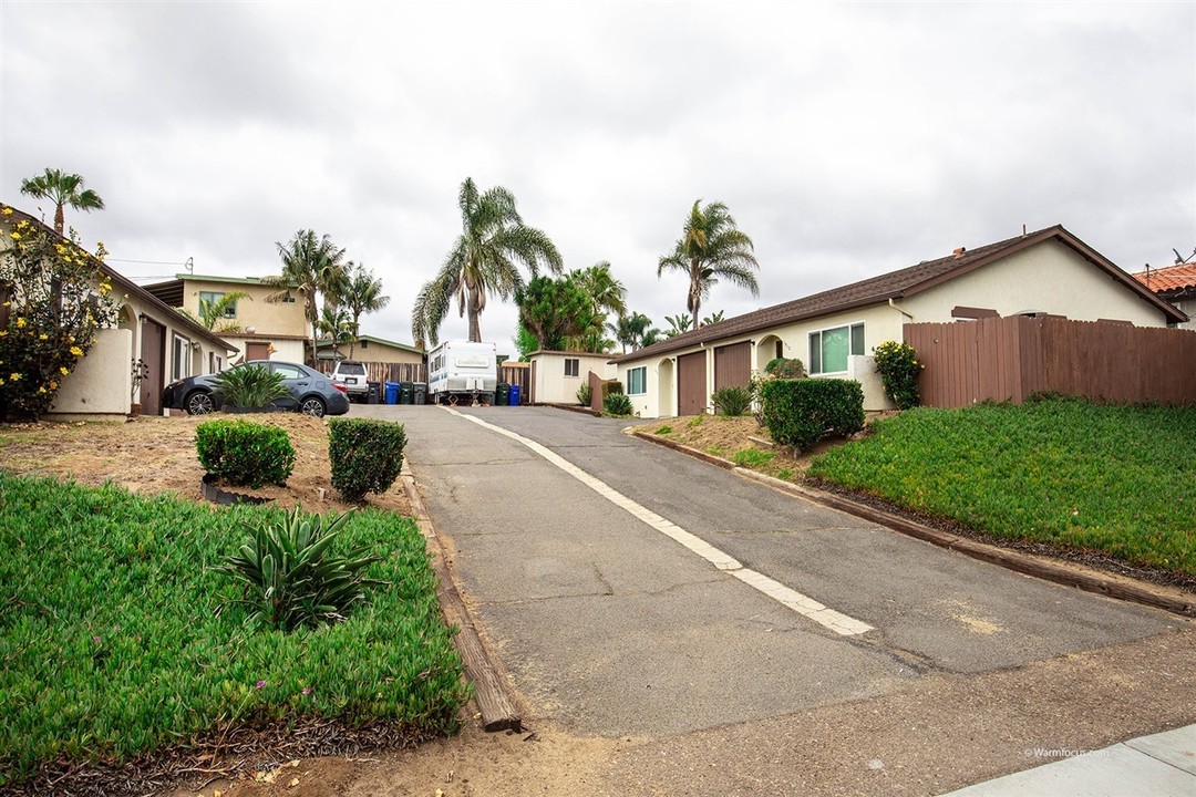 1008 Santa Fe Dr-Unit -1008 in Encinitas, CA - Building Photo