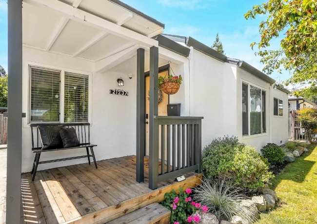 21237 Orange Ave in Castro Valley, CA - Building Photo - Building Photo