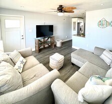 33 Azalea Dr in Ormond Beach, FL - Building Photo