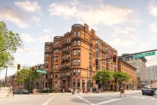 362 Commonwealth Ave in Boston, MA - Building Photo