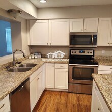 358 W Hackamore Ave in Gilbert, AZ - Foto de edificio - Building Photo