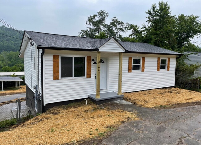 3106 Greenway Dr in Knoxville, TN - Building Photo - Building Photo