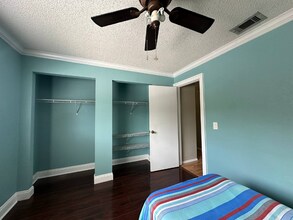 106 Coralwood Cir in Kissimmee, FL - Foto de edificio - Building Photo