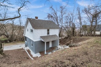 2319 Patterson Ave in Pittsburgh, PA - Building Photo - Building Photo