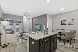 Gentry East in Cincinnati, OH - Building Photo - Building Photo