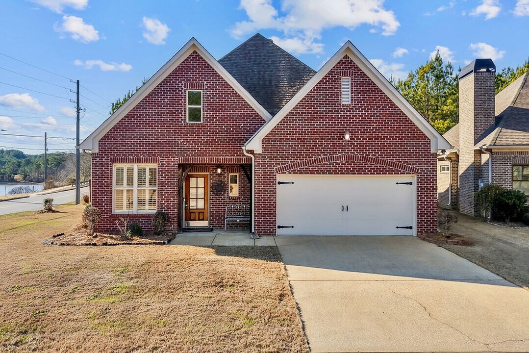 1001 Springfield Dr in Chelsea, AL - Building Photo