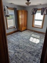 223 Tuttle Rd, Unit 2nd fl in Middletown, CT - Building Photo - Building Photo