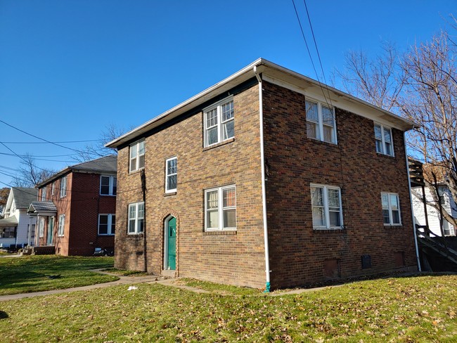 416 W 13th St in Davenport, IA - Building Photo - Building Photo