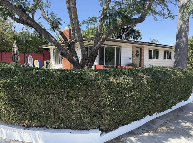 2604 Camulos St in San Diego, CA - Building Photo - Building Photo