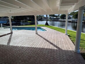 5251 NE 29th Ave in Fort Lauderdale, FL - Building Photo - Building Photo