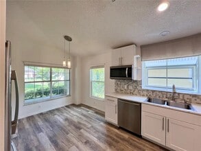 1435 Stroud Ct in New Port Richey, FL - Building Photo - Building Photo