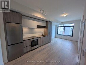 181-181 Sterling Rd in Toronto, ON - Building Photo - Building Photo