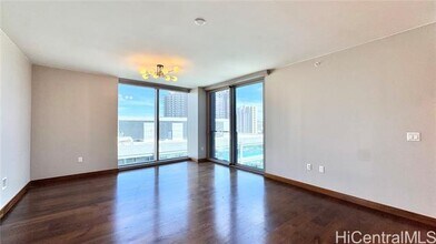 1555 Kapiolani Blvd in Honolulu, HI - Building Photo - Building Photo