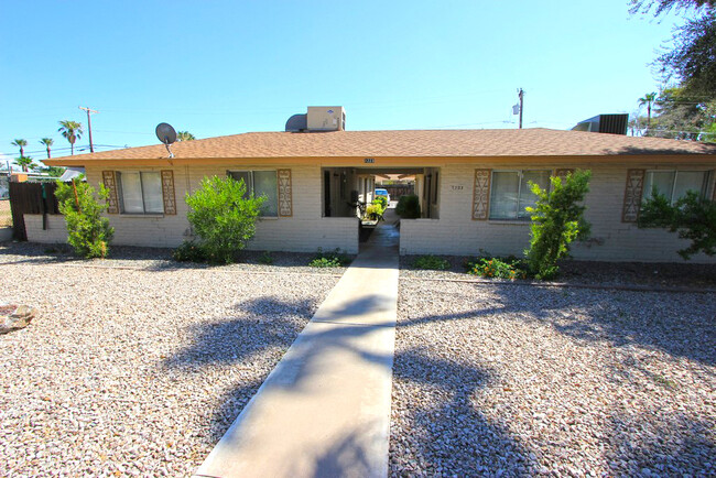 University Court in Tempe, AZ - Building Photo - Primary Photo