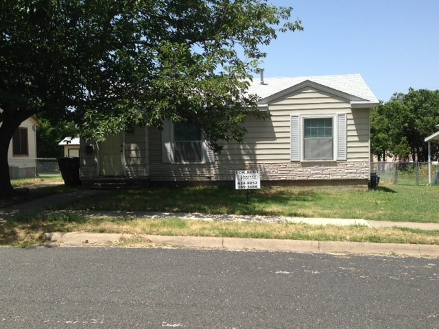 property at 807 Evetts Rd
