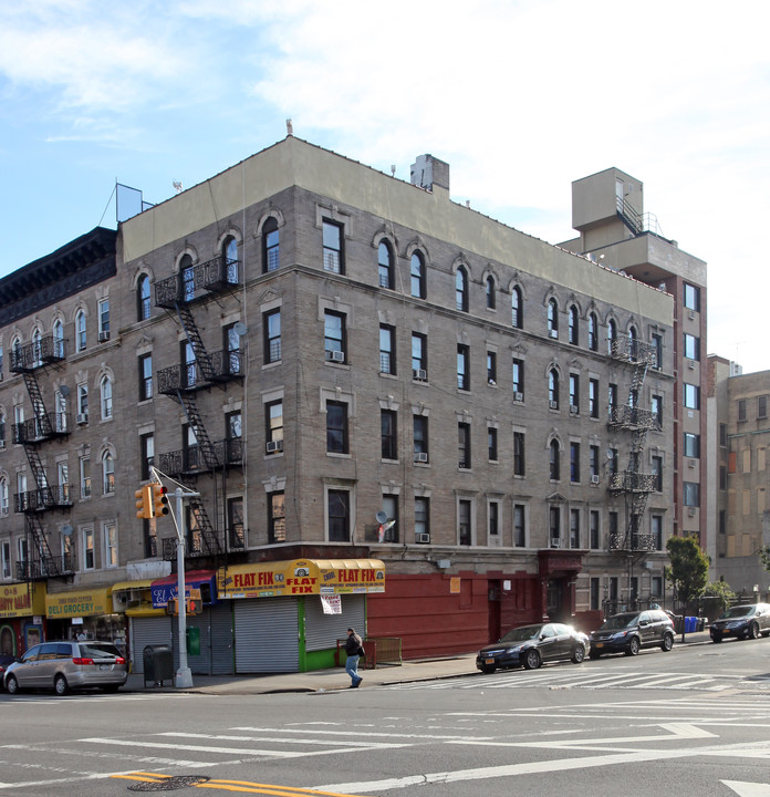 2083 Amsterdam Ave in New York, NY - Building Photo