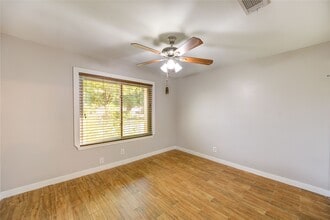 12339 S Dairy Ashford Rd in Houston, TX - Building Photo - Building Photo
