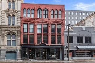 534 N Water St in Milwaukee, WI - Building Photo