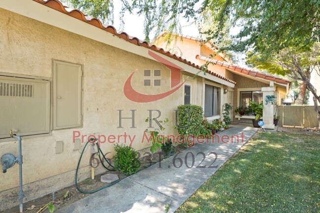 4190 Pinewood Lake Dr in Bakersfield, CA - Building Photo - Building Photo