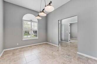 13021 Chets Creek Dr S in Jacksonville, FL - Building Photo - Building Photo