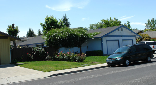 1830 Premier Pl in Concord, CA - Building Photo - Building Photo