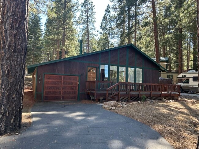 property at 14975 Donnington Ln
