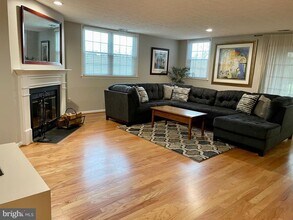 7 Friendswood Ct in Baltimore, MD - Building Photo - Building Photo