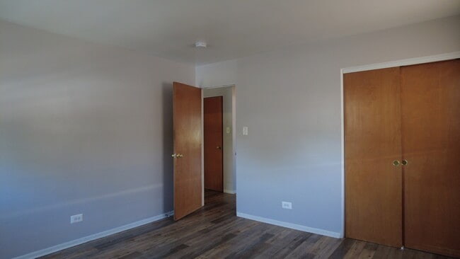 9215 S Pulaski Rd in Evergreen Park, IL - Building Photo - Building Photo
