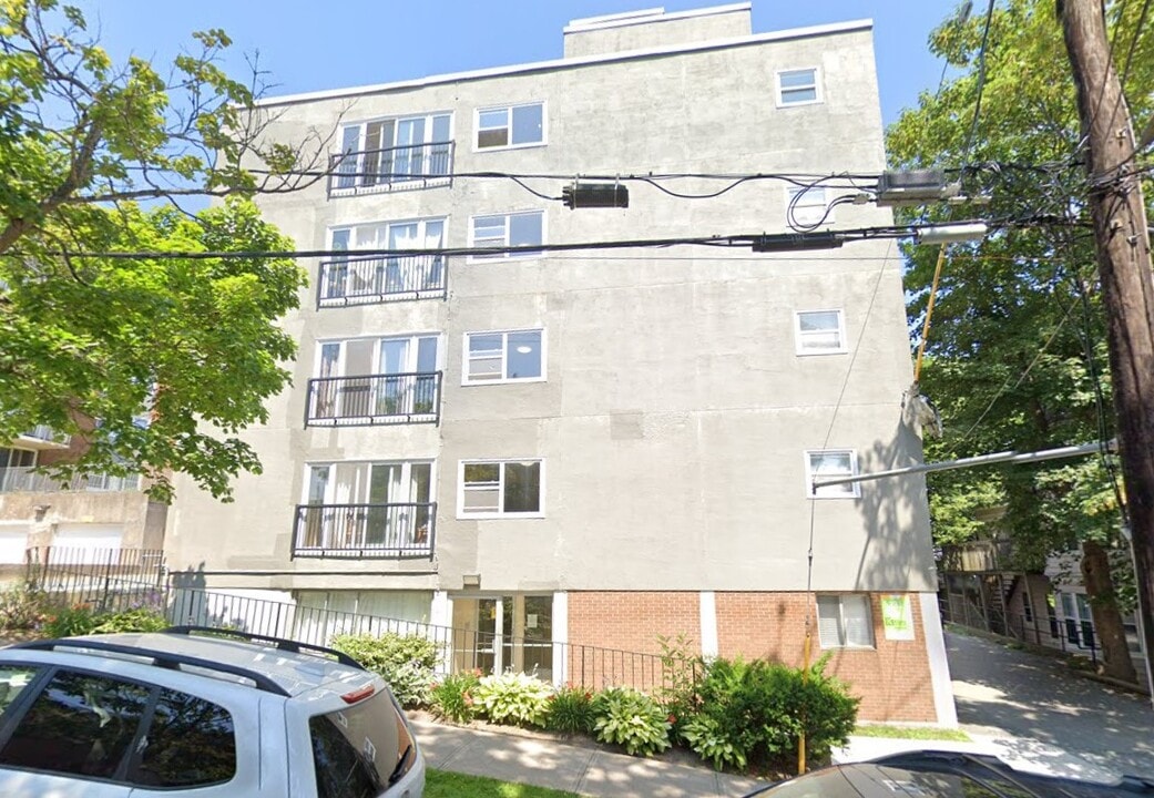 5231 Kent St in Halifax, NS - Building Photo