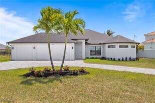 1206 SW 20th Ave in Cape Coral, FL - Building Photo